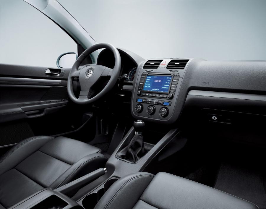  Volkswagen Golf 2004 года  (фото 114 из 170)